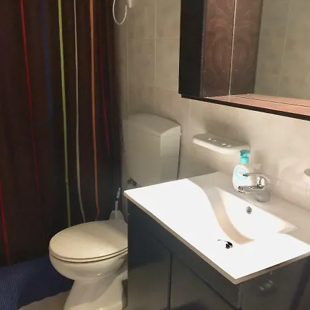 Sofia アパート チラニ